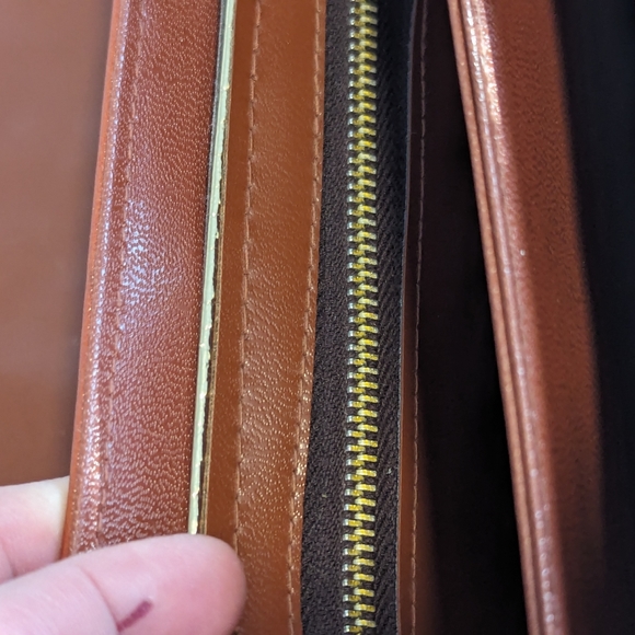 Vintage Made in Canada Brown Leather Handbag - Picture 4 of 12